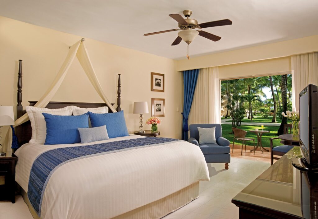suite at dreams palm beach punta cana