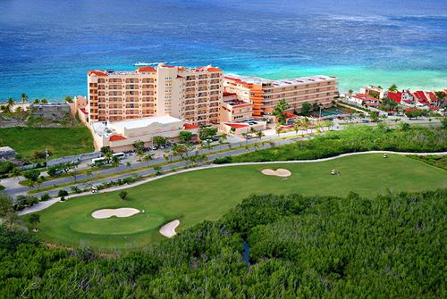 golf course next to El Cozumeleno Beach resort