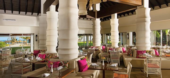 resort dining at Now Onyx Punta Cana