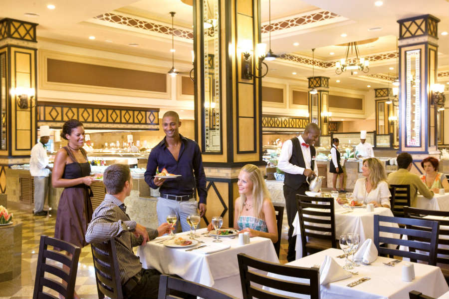 guests dining at Riu montego bay 