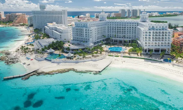 white sand beach at Hotel Rui Palace Las Americas