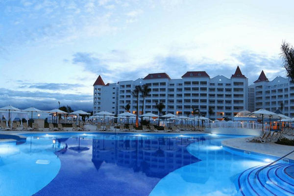 Luxury Bahia Principe Runaway Bay