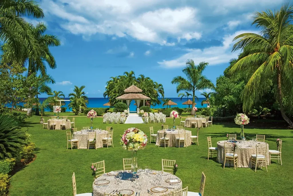 outdoor wedding reception at Sunscape Cove Montego Bay