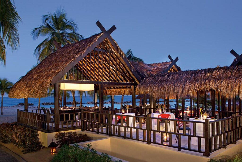 outdoor dining at Sunscape Curacao
