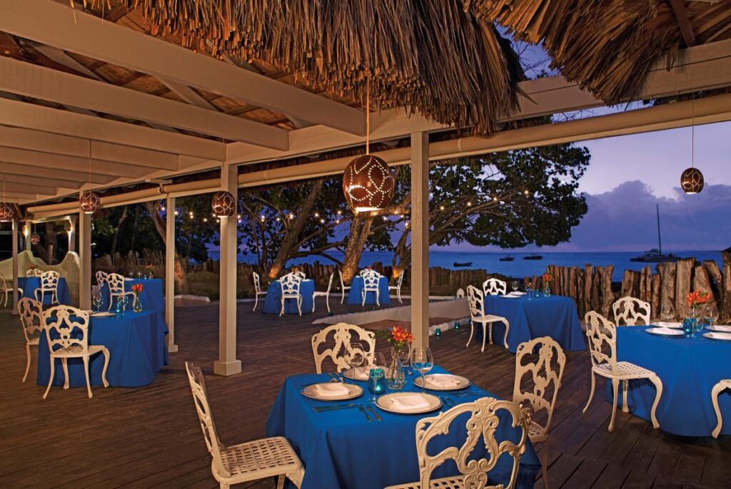 outdoor dining at Sunscape Puerto Plata