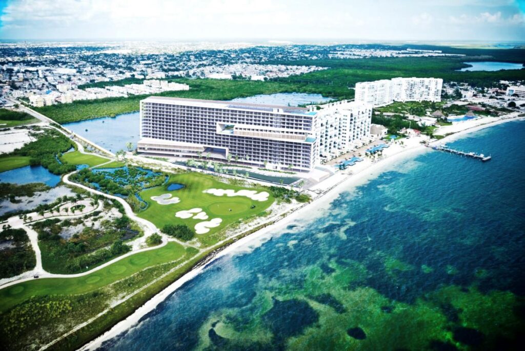 Sunscape Star Cancun beach