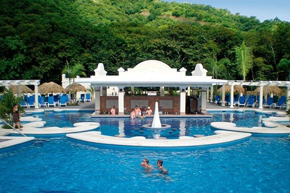 swim up bar at Riu Palace Costa Rica