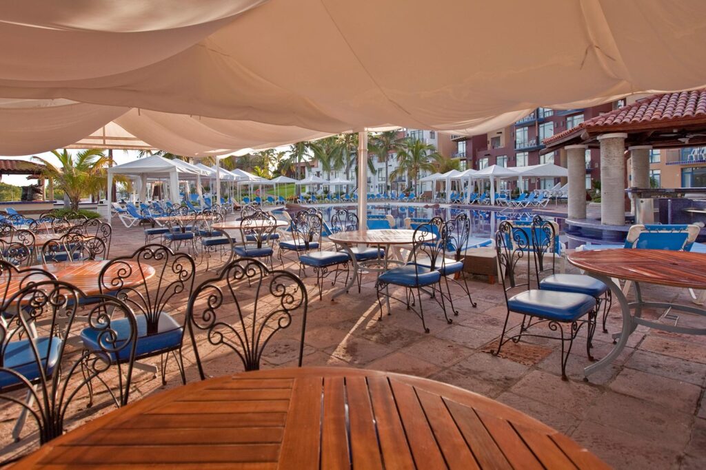 open air dining at ed cid marina resort