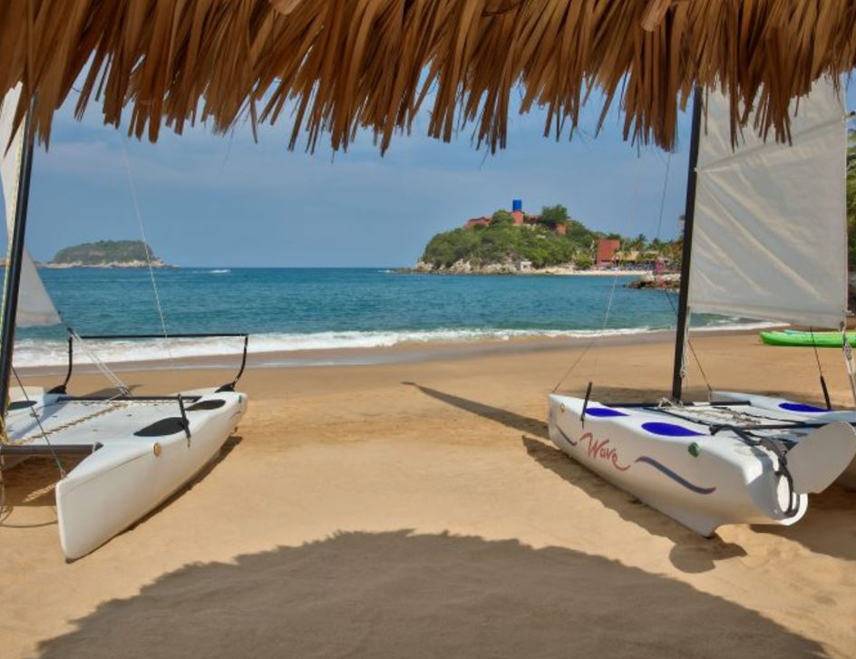 beautiful beach in Huatulco