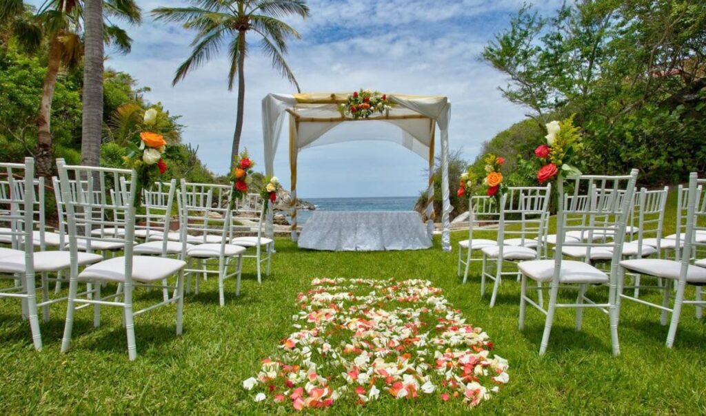 Huatulco beach resort wedding