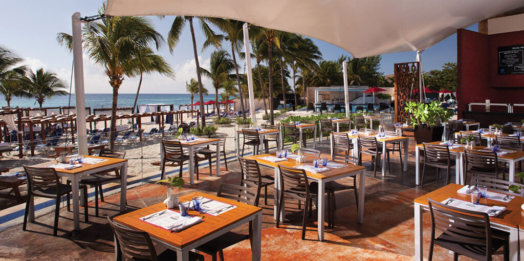 beachside restaurant at Azul Beach Resort