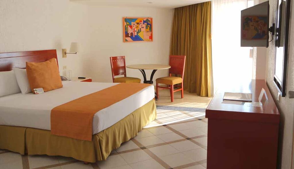 Queen Bed Suite at Park Royal Ixtapa