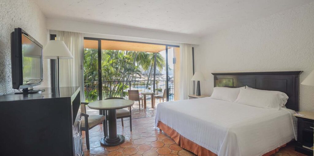 Holiday Inn Resort Ixtapa King Bed Suite