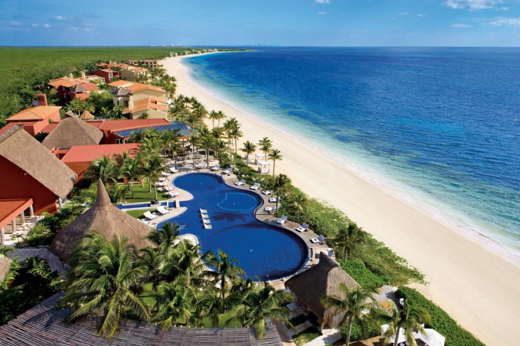 expansive beach at Zoetry Paraiso de la Bonita resort