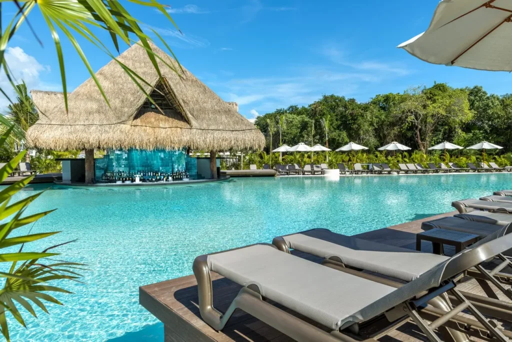 swim up bar at pool